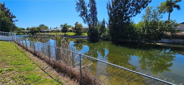 420 SE 15TH TER, Cape Coral, FL 33990
