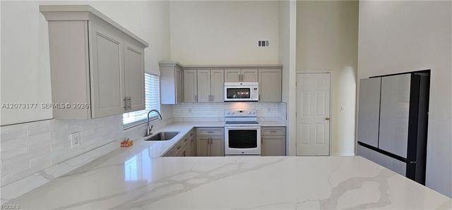 420 SE 15TH TER, Cape Coral, FL 33990