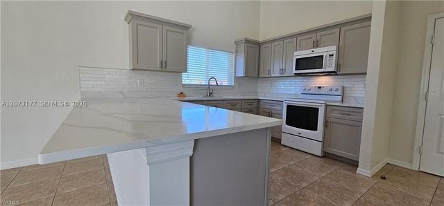 420 SE 15TH TER, Cape Coral, FL 33990