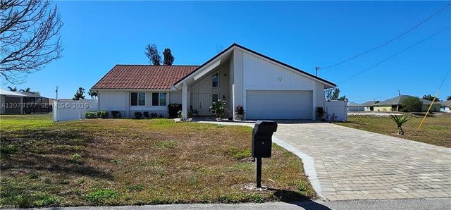 420 SE 15TH TER, Cape Coral, FL 33990