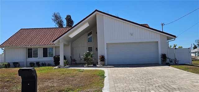 420 SE 15TH TER, Cape Coral, FL 33990