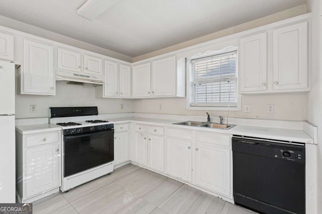 133 Four Oaks Drive, Powder Springs, GA 30127