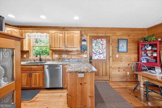 95 Scenic Way, Ellijay, GA 30540
