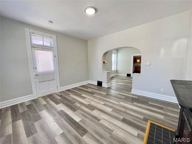 3943 Iowa Avenue, St Louis, MO 63118