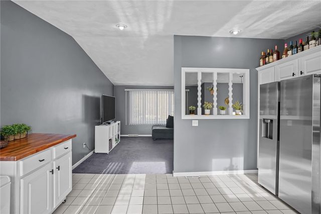 39 Gateway Court, Warwick, RI 02889