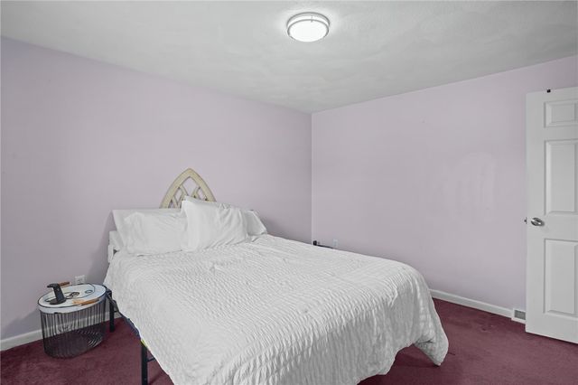 39 Gateway Court, Warwick, RI 02889