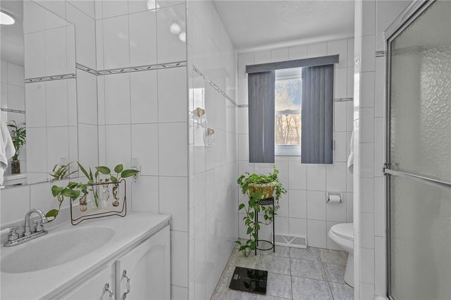 39 Gateway Court, Warwick, RI 02889