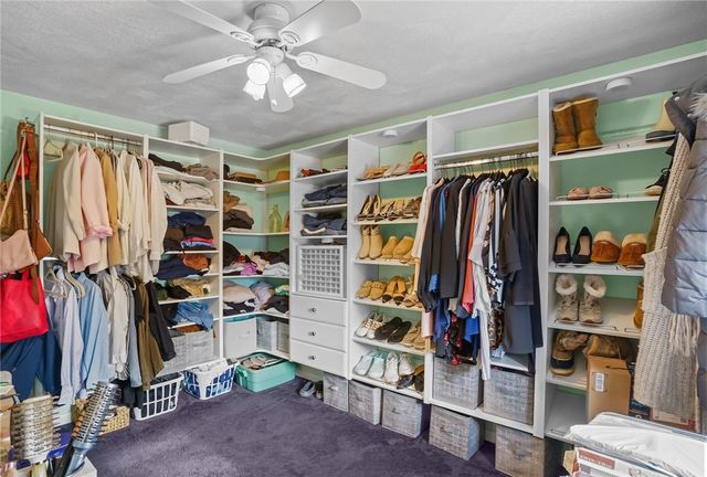 39 Gateway Court, Warwick, RI 02889