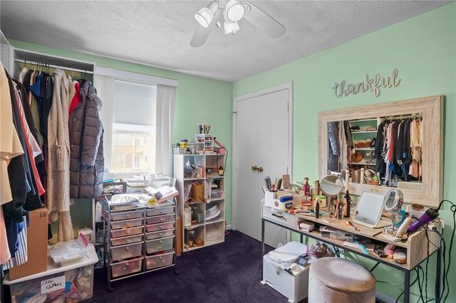 39 Gateway Court, Warwick, RI 02889