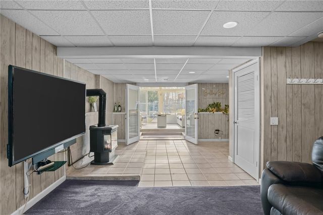 39 Gateway Court, Warwick, RI 02889