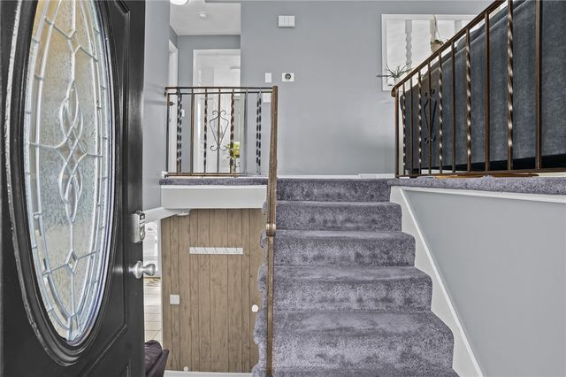 39 Gateway Court, Warwick, RI 02889