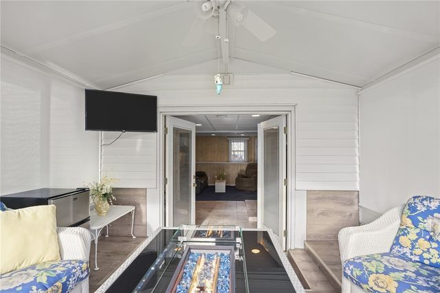 39 Gateway Court, Warwick, RI 02889