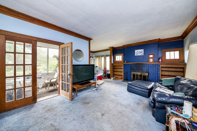 649 Hill Avenue, Glen Ellyn, IL 60137