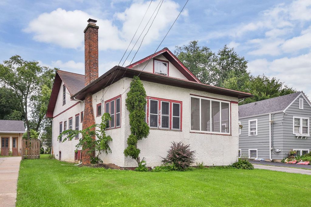 649 Hill Avenue, Glen Ellyn, IL 60137
