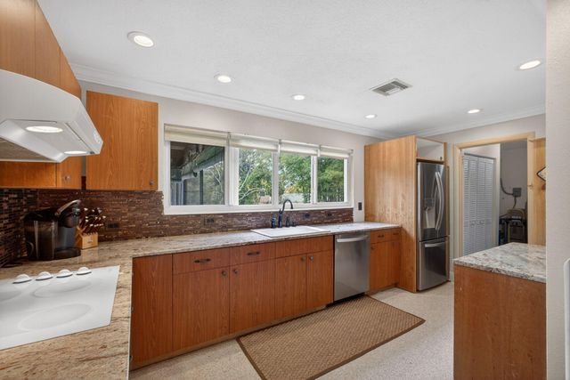 601 Evelyn Court, West Palm Beach, FL 33413