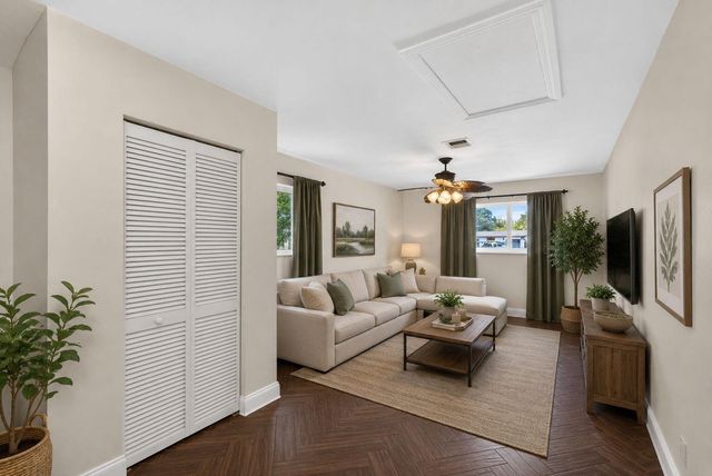 601 Evelyn Court, West Palm Beach, FL 33413