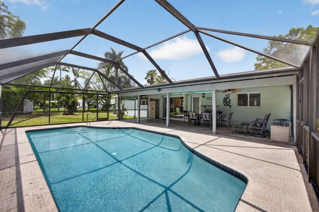 601 Evelyn Court, West Palm Beach, FL 33413