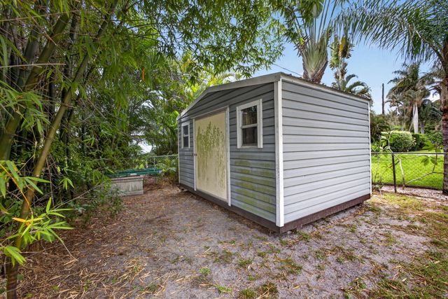 601 Evelyn Court, West Palm Beach, FL 33413