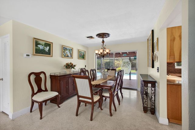 601 Evelyn Court, West Palm Beach, FL 33413
