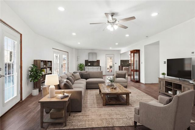 16557 Ivy Lane, Rogers, AR 72756