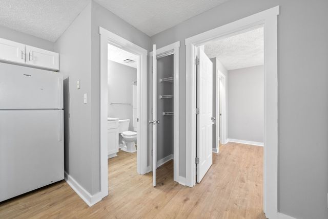 765 Robb Ave Apt 2, Clarksville, TN 37040