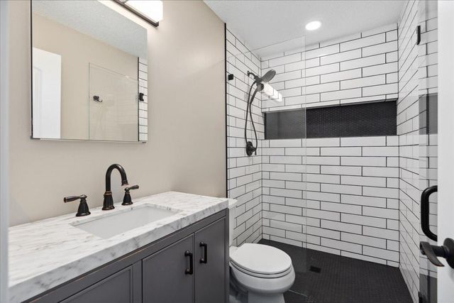 7269 Bancroft Way, Inver Grove Heights, MN 55077