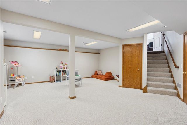 7269 Bancroft Way, Inver Grove Heights, MN 55077