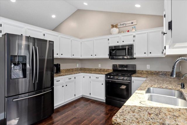 7269 Bancroft Way, Inver Grove Heights, MN 55077