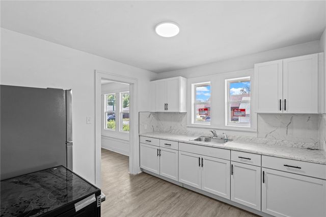 3925 Hoover Avenue, Dayton, OH 45402