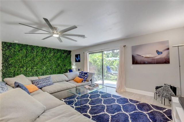 246 Avenue L, Delray Beach, FL 33483