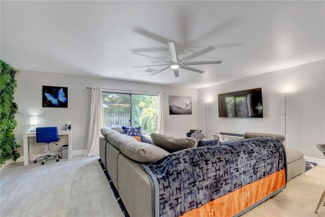 246 Avenue L, Delray Beach, FL 33483