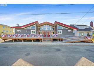 165 S MILLER St, Rockaway Beach, OR 97136