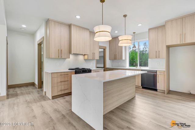 14342 W Peak Circle, Big Lake, AK 99623
