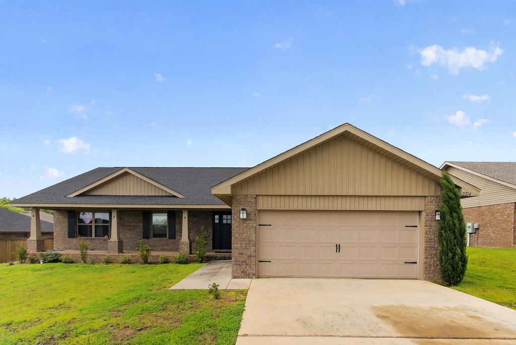 Image 1 of property listing at 2214 Jernigan Drive, Crestview, FL 32536