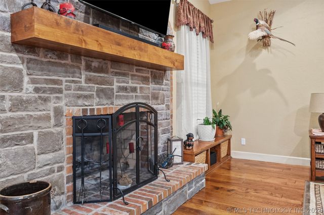 403105 W 2330 Drive, Bartlesville, OK 74006