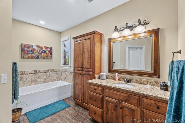 403105 W 2330 Drive, Bartlesville, OK 74006