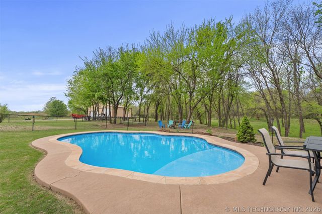 403105 W 2330 Drive, Bartlesville, OK 74006