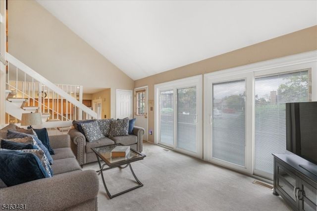 112 Bluebird Dr 2C, Hillsborough Twp., NJ 08844