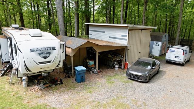 3200 Seven Springs Road, Hillsborough, NC 27278