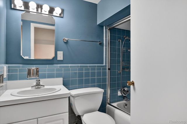 1043 N Old Woodward Avenue 2, Birmingham, MI 48009