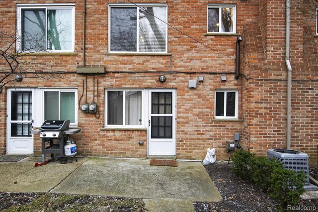 1043 N Old Woodward Avenue 2, Birmingham, MI 48009