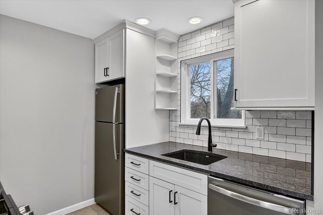 1043 N Old Woodward Avenue 2, Birmingham, MI 48009