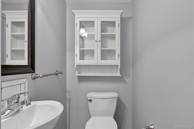 1043 N Old Woodward Avenue 2, Birmingham, MI 48009