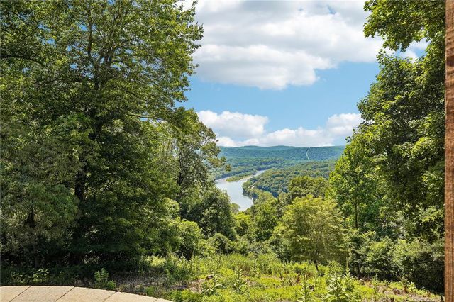 280 Sky Line Drive, Williams Twp, PA 18042