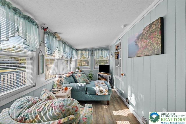 1637 Brushy Mountain Road, Middle Smithfield Twp, PA 18302