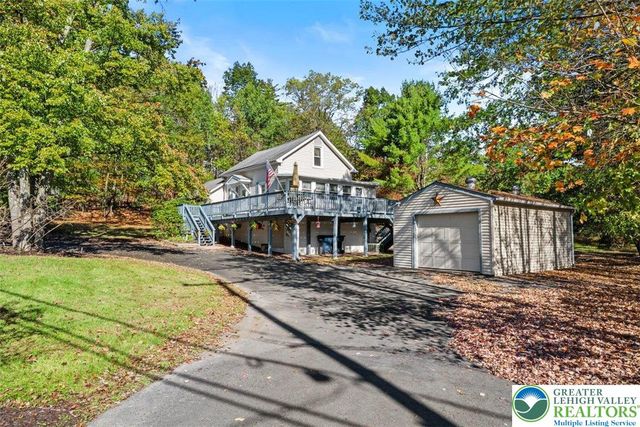 1637 Brushy Mountain Road, Middle Smithfield Twp, PA 18302