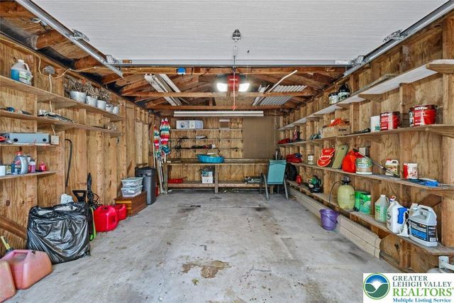 1637 Brushy Mountain Road, Middle Smithfield Twp, PA 18302