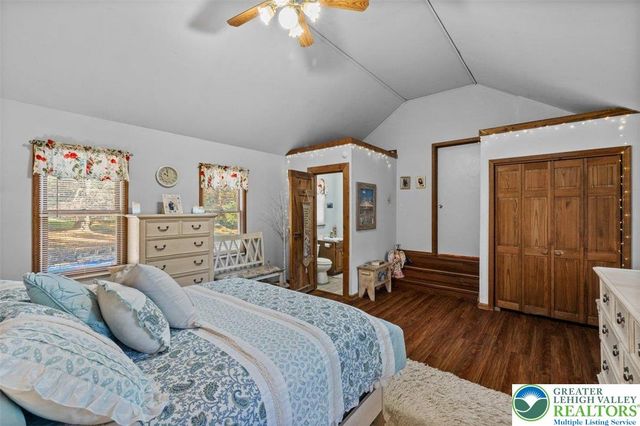 1637 Brushy Mountain Road, Middle Smithfield Twp, PA 18302