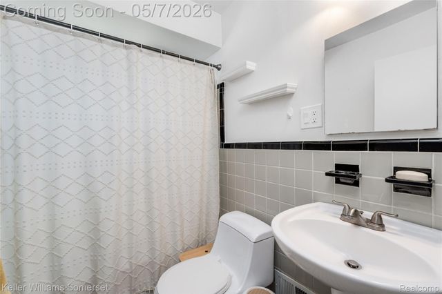 4320 Manor Avenue, Royal Oak, MI 48073