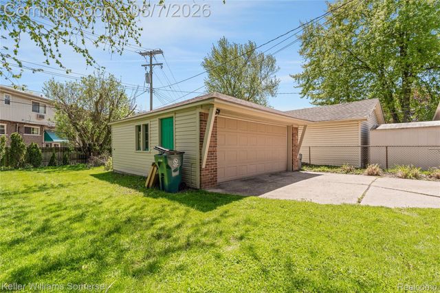 4320 Manor Avenue, Royal Oak, MI 48073